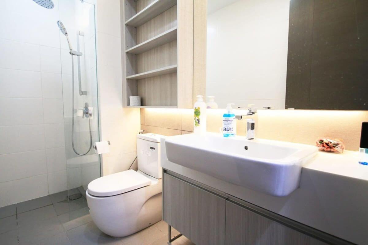 A Stylish High-Floor 2Br Suasana Suites Views Johor Bahru Exterior photo